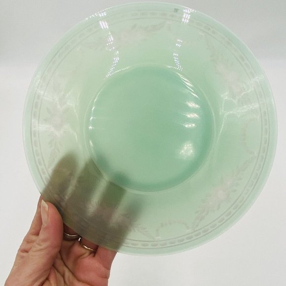 Jade Green Art Glass 7” Plates Engraved to Alabaster, Carder Steuben ? Unmarked - Picture 6 of 16